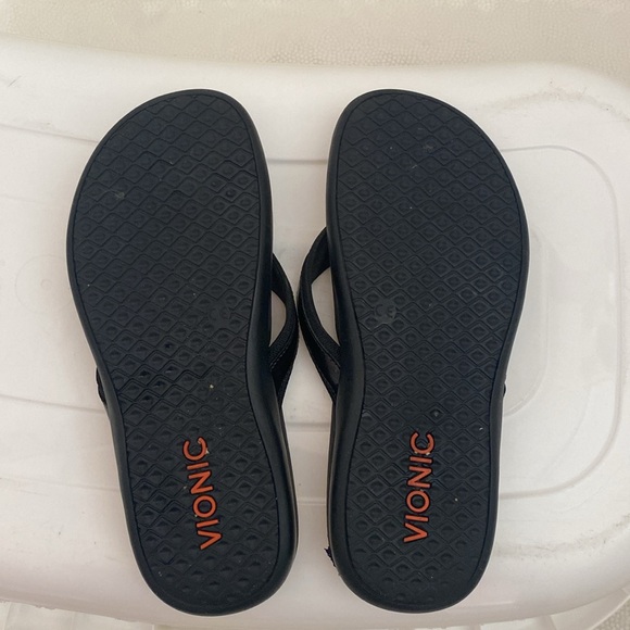 Black Flip Flops - Picture 4 of 7